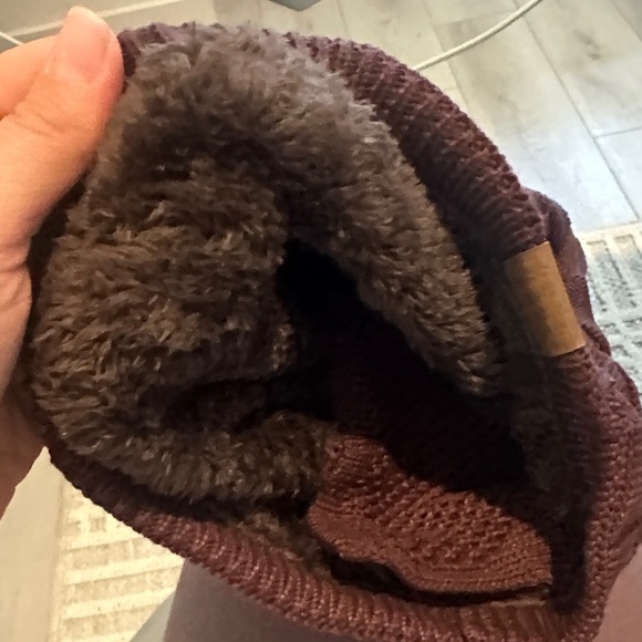 Grey or burgundy Knitted Beanie - Picture 3 of 3